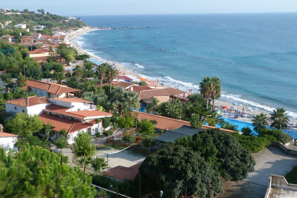 °HOTEL VILLAGGIO BAIA D'ERCOLE CAPO VATICANO 4* (Italia) - Da 219 ...